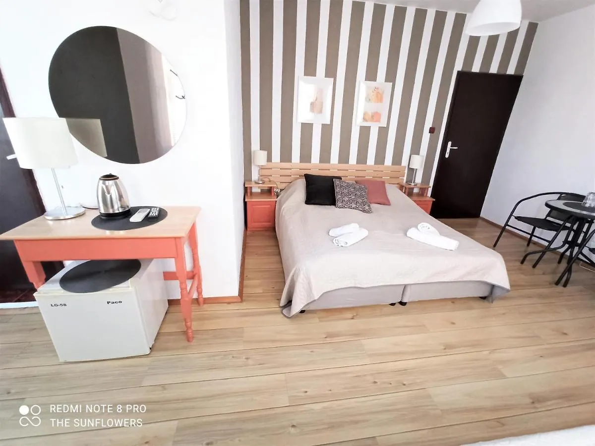 Guest House Sunflowers Поморие 2*,  Болгария