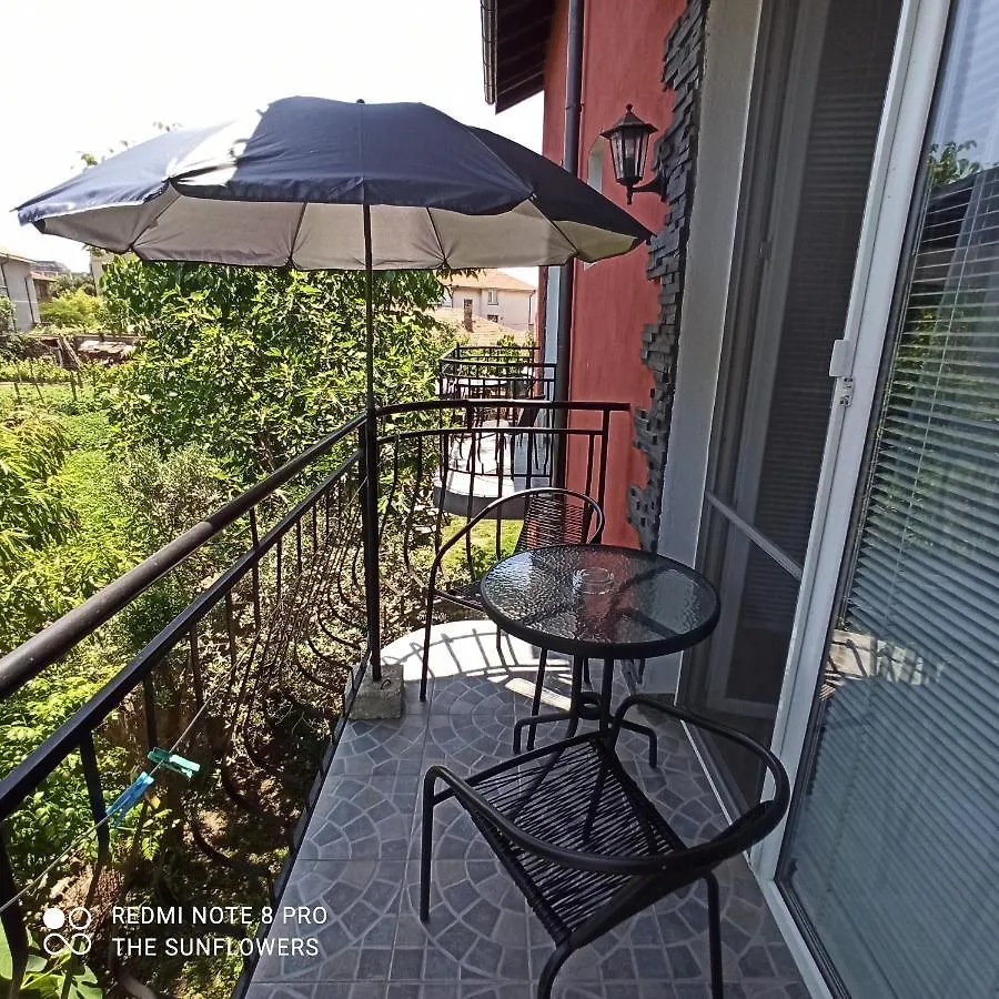 Guest House Sunflowers Поморие Болгария