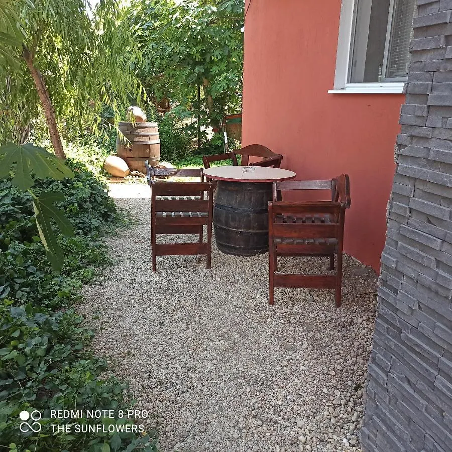 Guest House Sunflowers Поморие 2*,