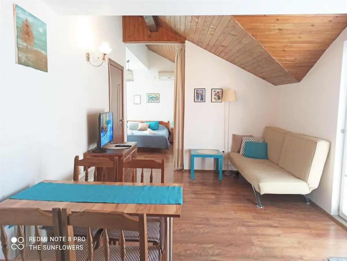 Guest House Sunflowers Поморие