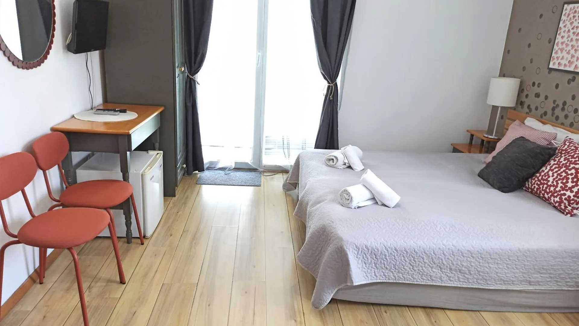 Guest House Sunflowers Поморие 2*,