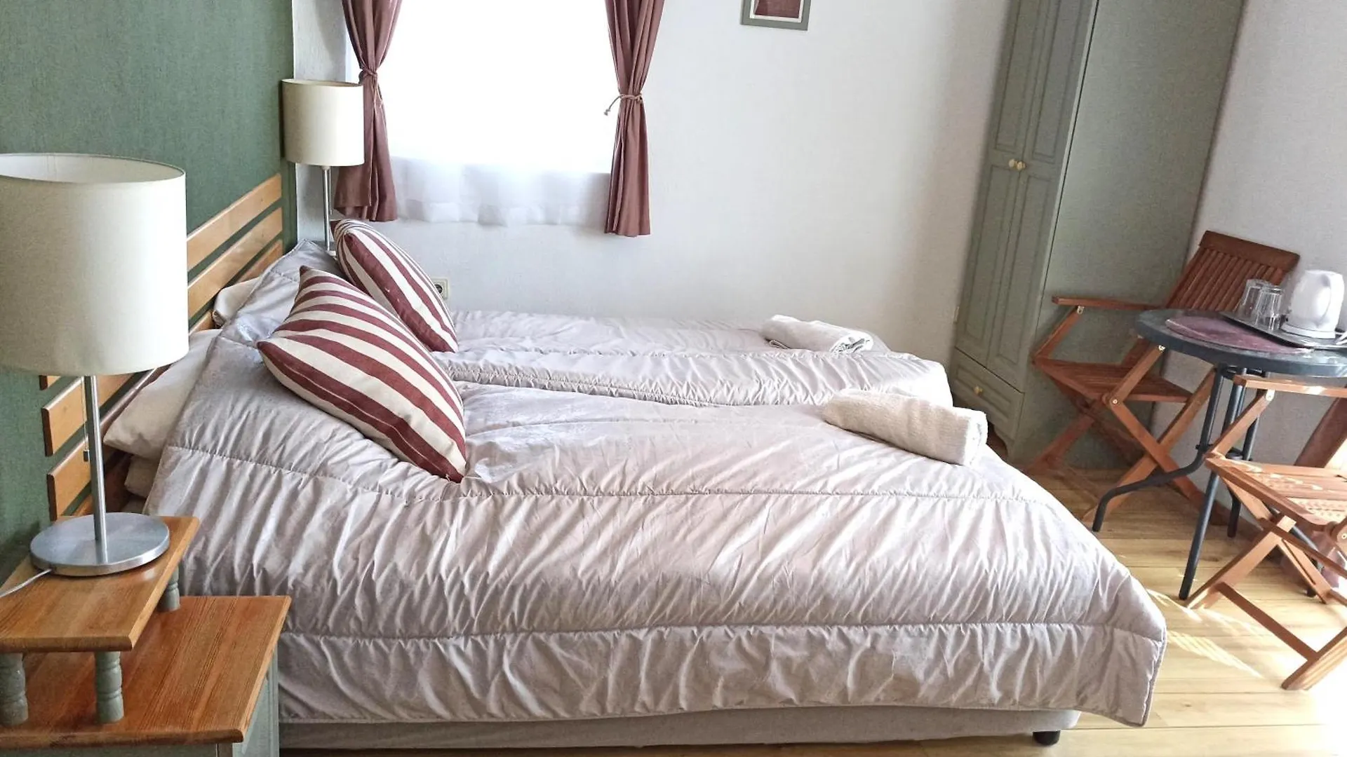 Guest House Sunflowers Поморие