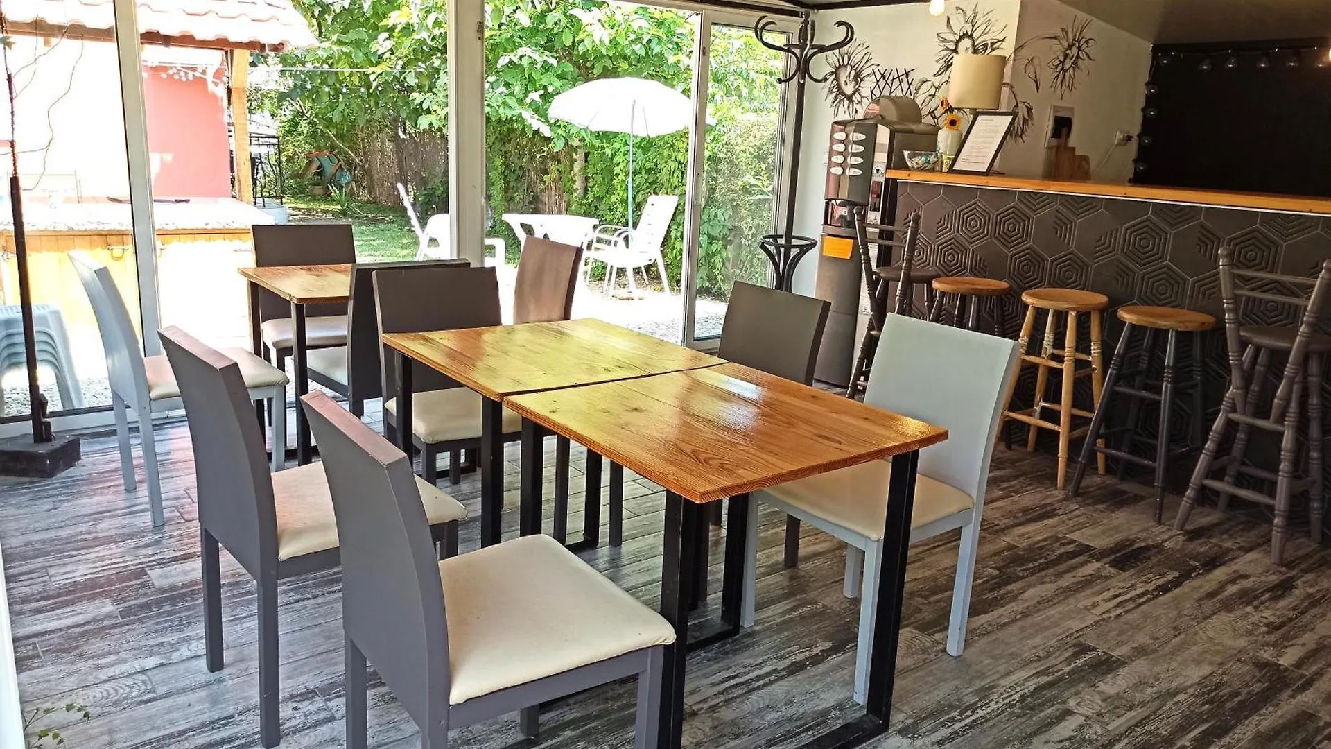 Guest House Sunflowers Поморие 2*,  Болгария