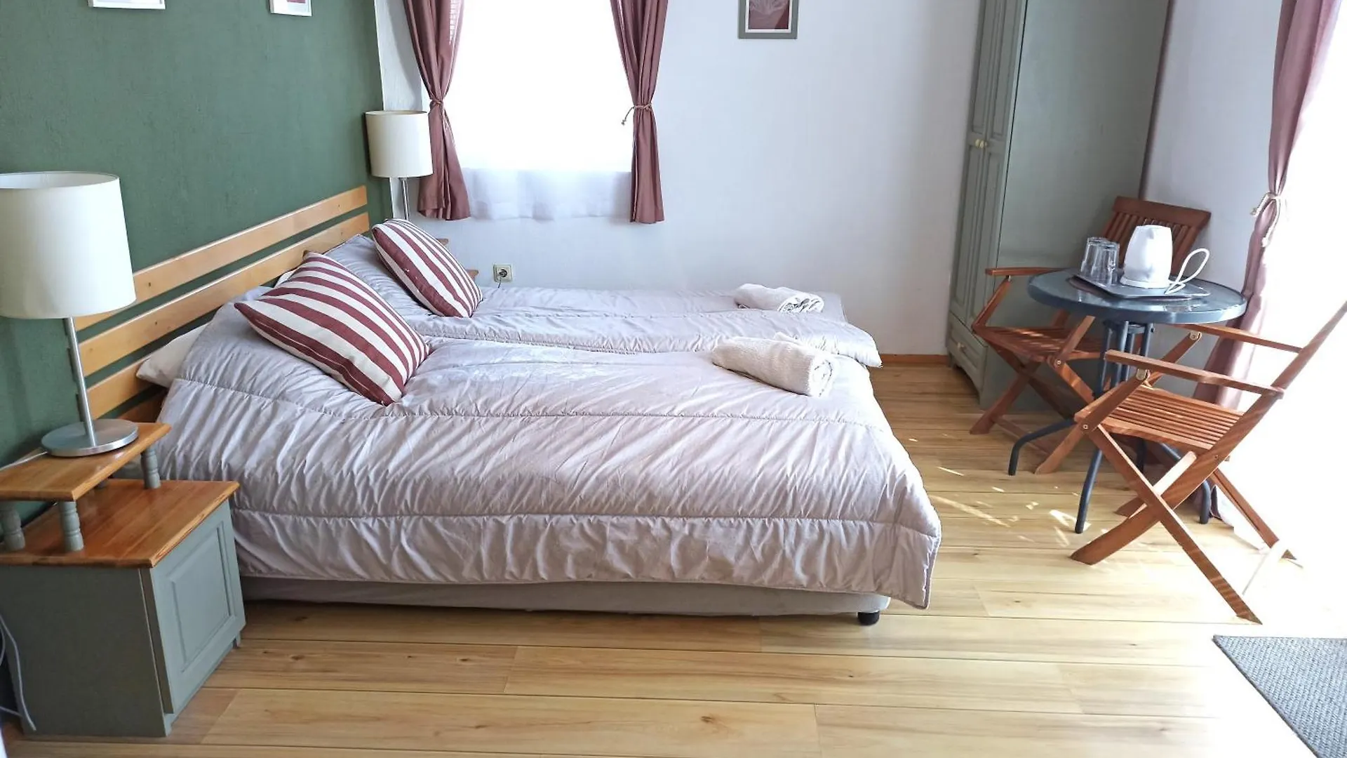 Guest House Sunflowers Поморие